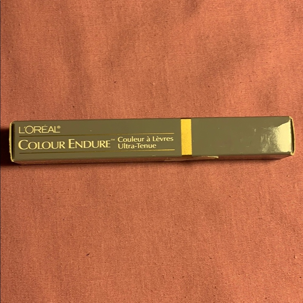 L’Oréal colour endure lipcolour